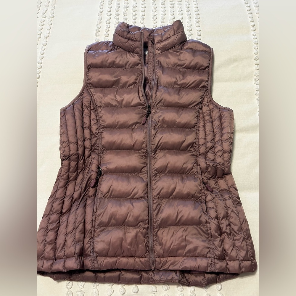 32 Degrees Quilted Lightweight Vest in Mauve Size Medium In Great Condition